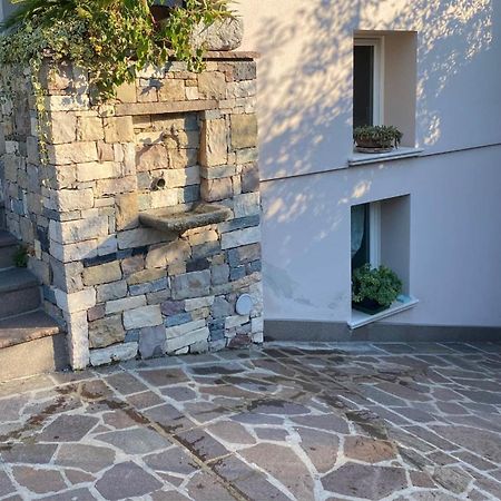 Casa Vacanze Gardiolina San Felice del Benaco Esterno foto