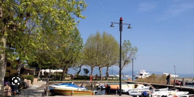 Casa Vacanze Gardiolina San Felice del Benaco Esterno foto