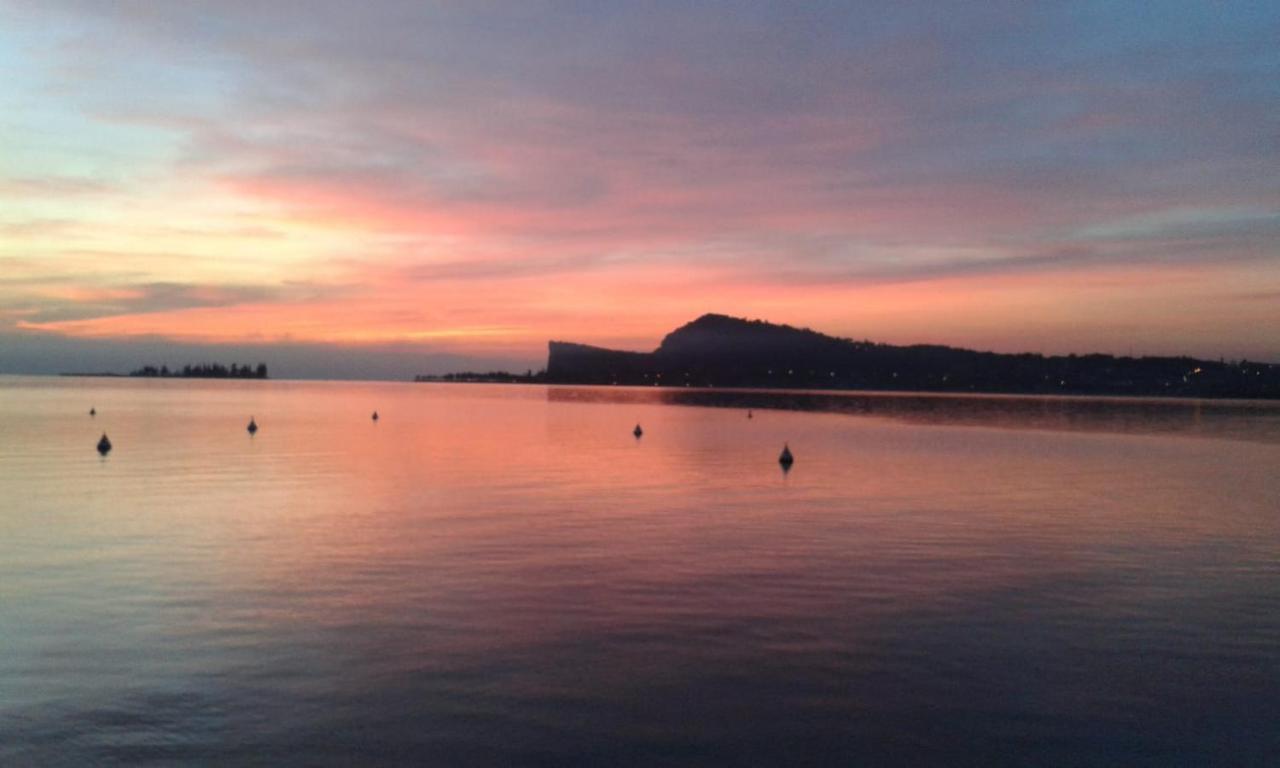 Casa Vacanze Gardiolina San Felice del Benaco Esterno foto